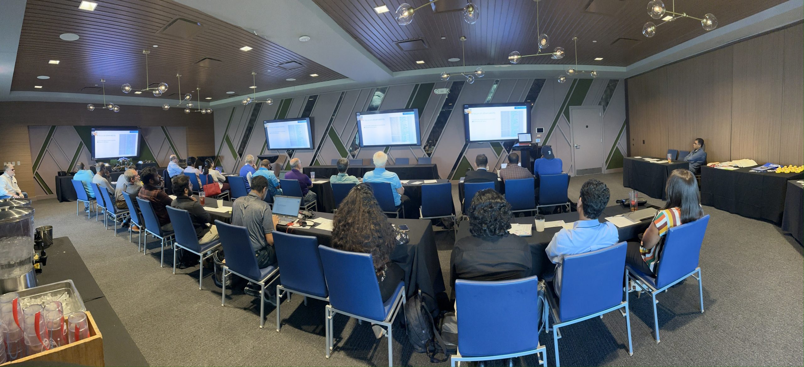 Attendees of Middleware Mash-Up Dallas watch David Ware's Presentation